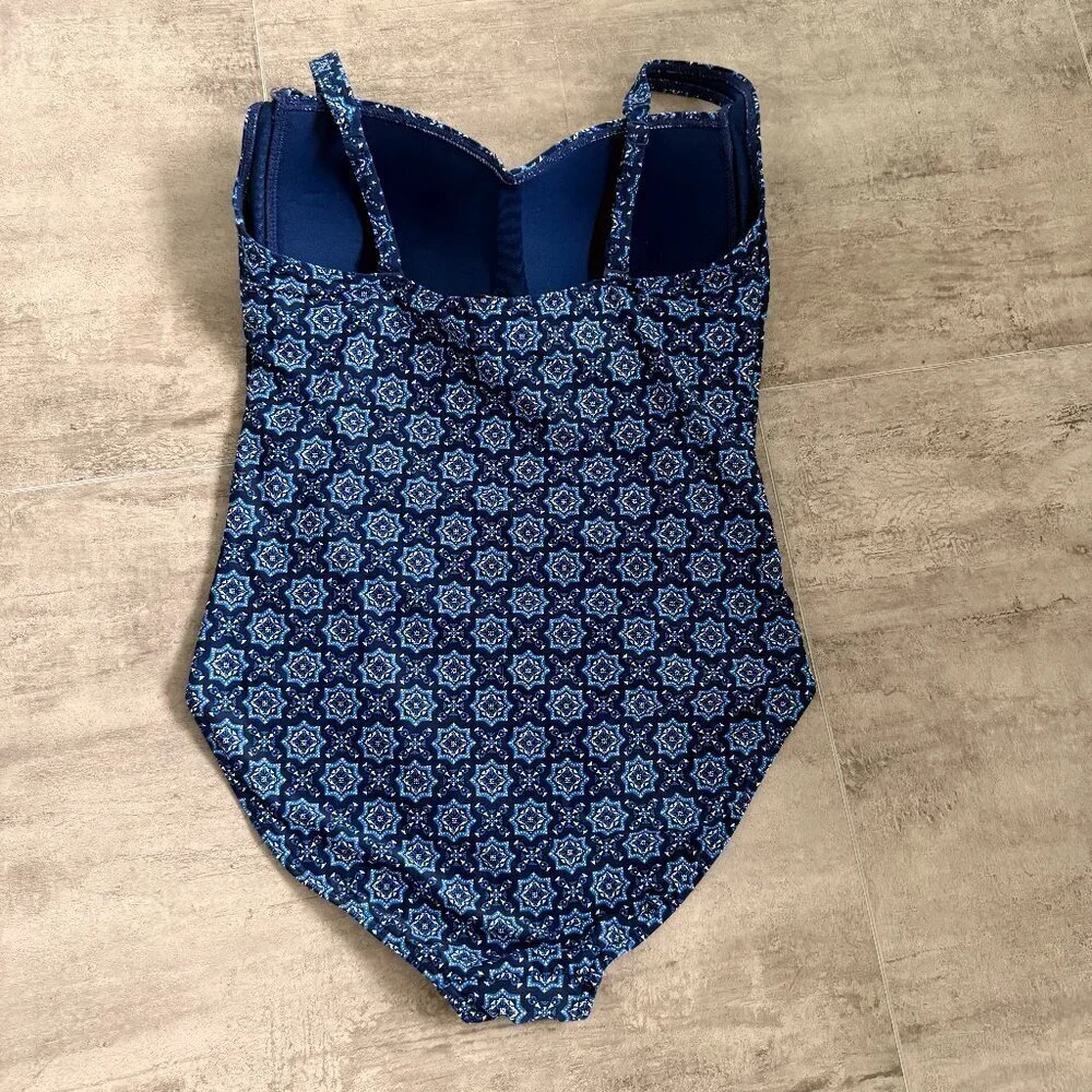 Niptuck Swim Porcelain Blue Twist Front One Piece Suit Ruched Multifit Cup Sz 10